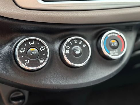 Used 2014 Toyota Yaris L image 27