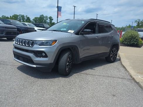 Used 2024 Jeep Compass Limited AWD/4WD image 5