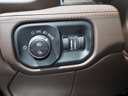 New 2025 RAM 3500 Longhorn image 32