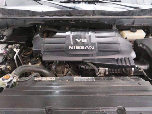 Used 2017 Nissan Titan SL w/ SL Towing Convenience Package image 28