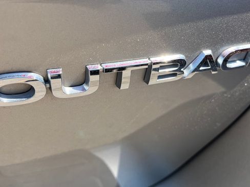 Used 2018 Subaru Outback 2.5i Premium AWD/4WD image 23
