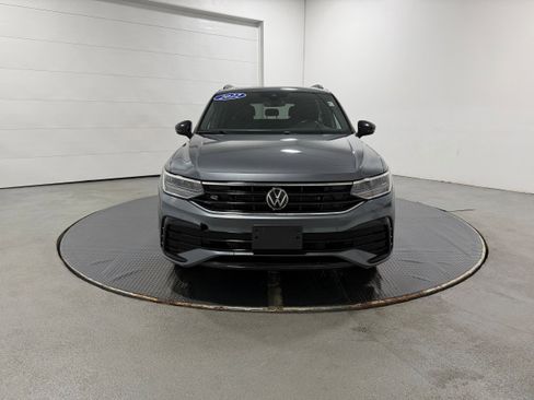 Used 2022 Volkswagen Tiguan SE R-Line image 18