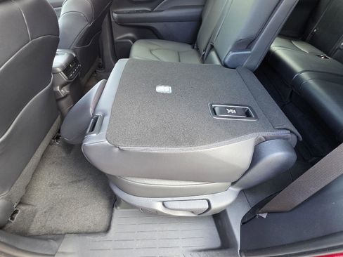 New 2026 Toyota Grand Highlander XLE image 16