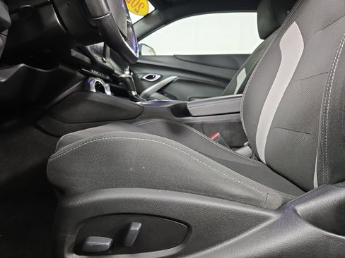 Certified 2021 Chevrolet Camaro LT image 28