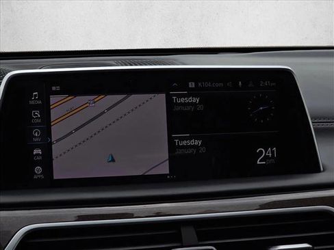 Used 2020 BMW 745e xDrive image 23