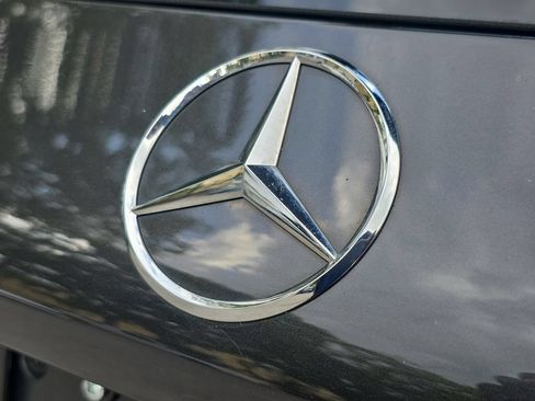 Used 2022 Mercedes-Benz GLC 300 4MATIC w/ AMG Line image 11