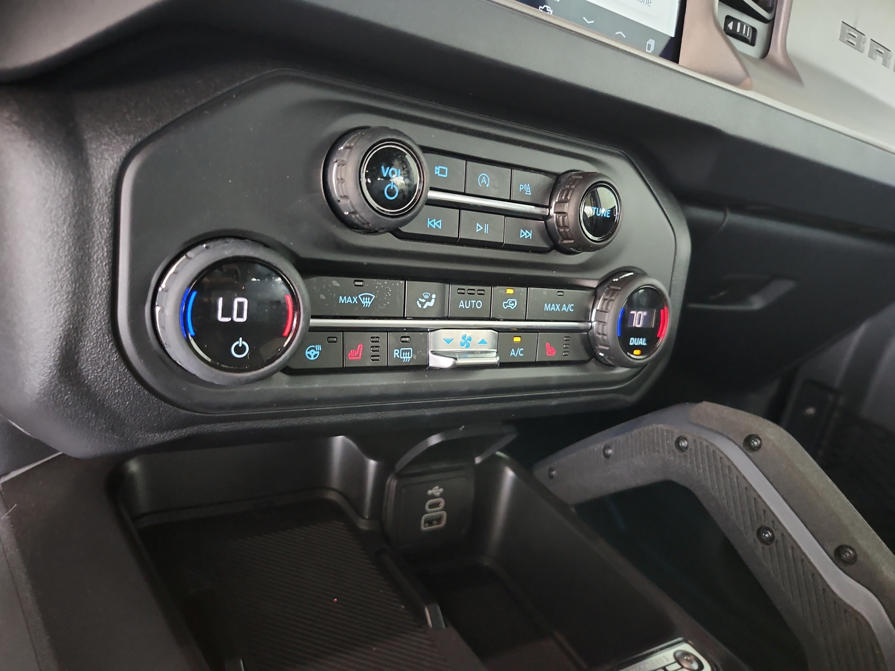 Used 2026 Ford Bronco Outer Banks w/ Sasquatch Package AWD/4WD image 29