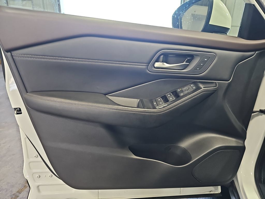 Certified 2023 Nissan Rogue SL AWD/4WD image 26