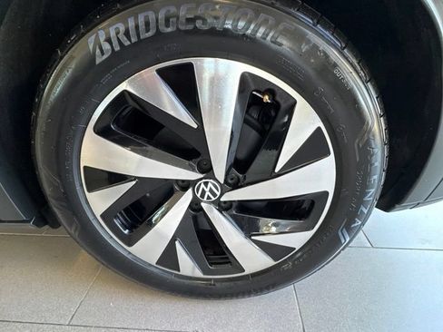 Certified 2023 Volkswagen ID.4 2WD image 19