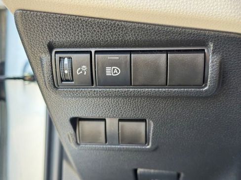 Used 2023 Toyota Corolla Cross L image 24