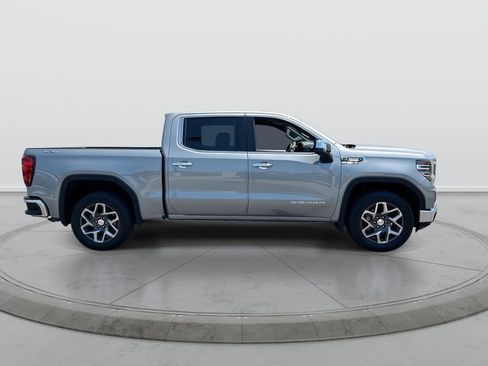 Used 2025 GMC Sierra 1500 SLT AWD/4WD image 9