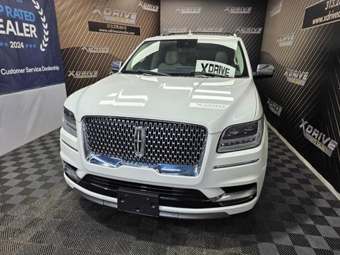 Used 2021 Lincoln Navigator L Black Label w/ Cargo Convenience Package AWD/4WD image 3