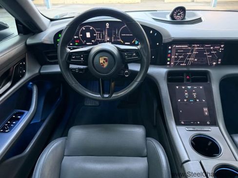 Used 2022 Porsche Taycan image 16