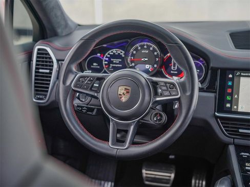 Used 2023 Porsche Cayenne GTS image 31