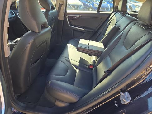Used 2016 Volvo V60 T5 Premier image 19