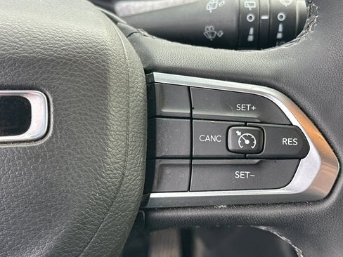 Used 2024 Jeep Compass Latitude image 36