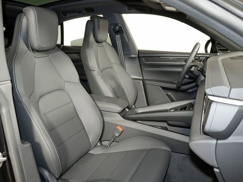 New 2026 Porsche Macan 4 Electric AWD/4WD image 38