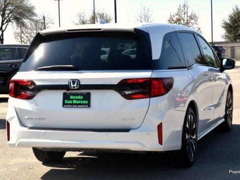 New 2026 Honda Odyssey Elite image 3