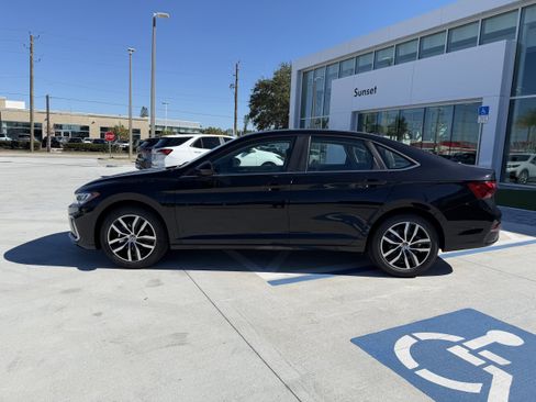 New 2026 Volkswagen Jetta SE image 6