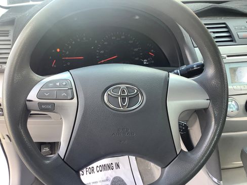 Used 2009 Toyota Camry LE image 18