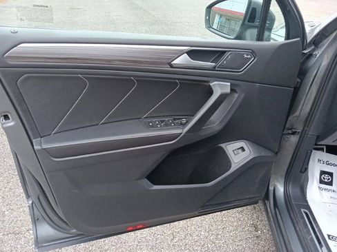 Used 2023 Volkswagen Tiguan SEL R-Line image 11