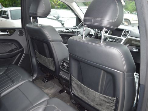 Used 2015 Mercedes-Benz GL 320 BlueTEC 4MATIC image 28