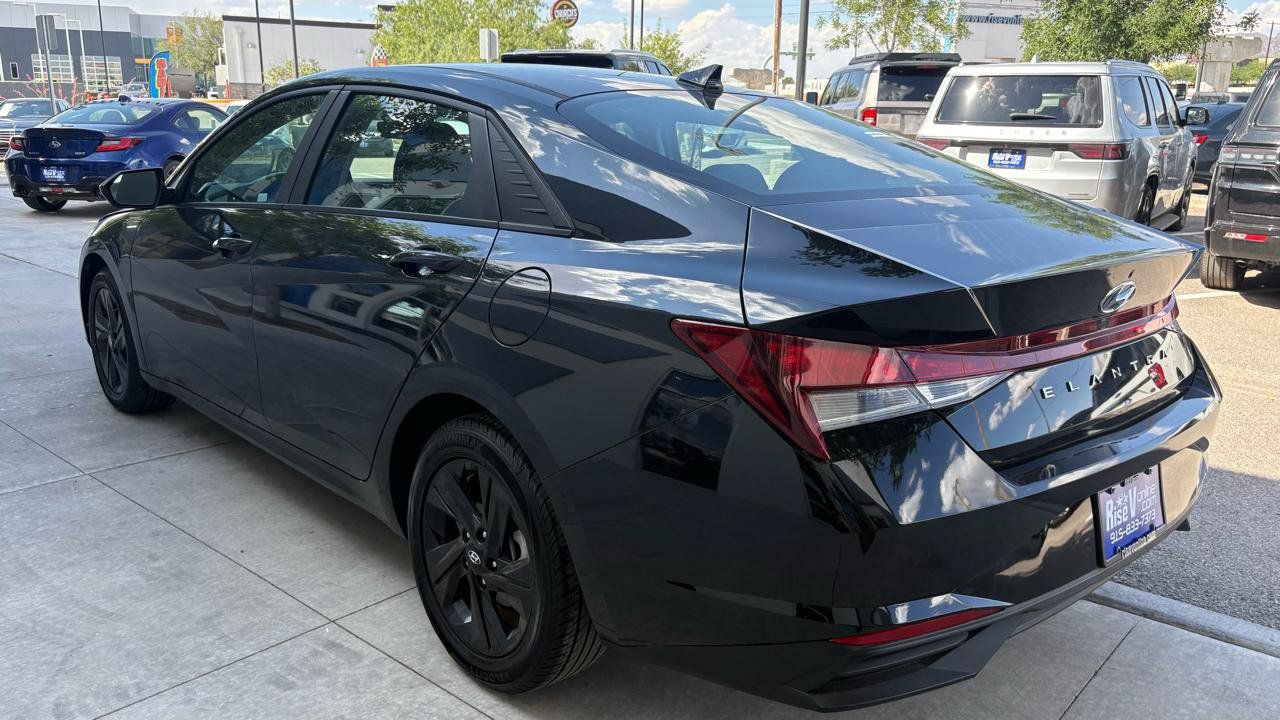 Used 2023 Hyundai Elantra SEL FWD image 10