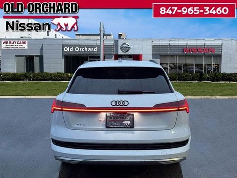 Used 2019 Audi e-tron Premium Plus image 5
