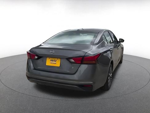 Used 2025 Nissan Altima 2.5 SV FWD image 15