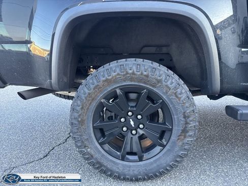 Used 2022 Chevrolet Colorado ZR2 w/ ZR2 Midnight Special Edition image 11