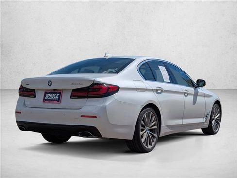 Used 2022 BMW 530e xDrive w/ Premium Package AWD/4WD image 5