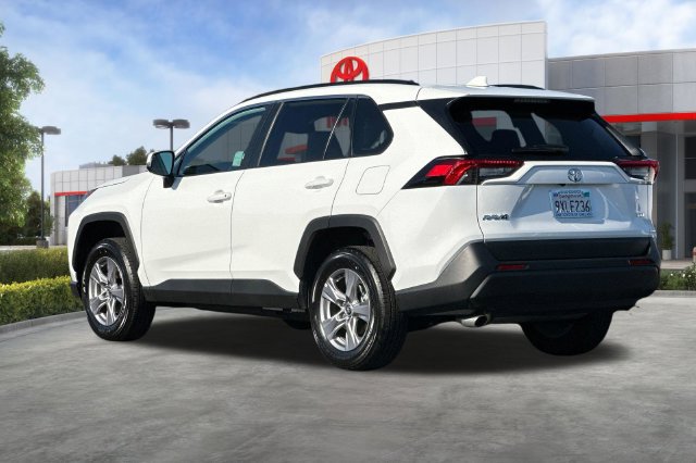 Used 2025 Toyota RAV4 XLE w/ Convenience Package FWD image 7