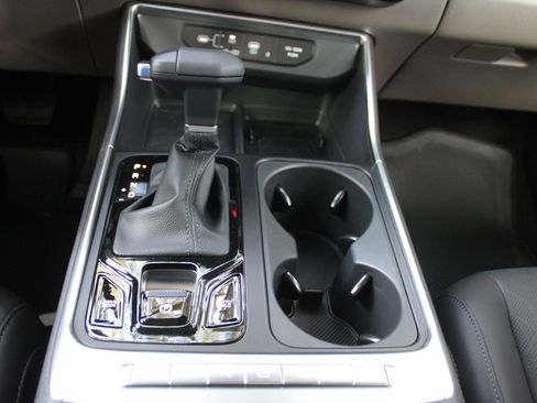 New 2026 Kia Carnival EX FWD image 39