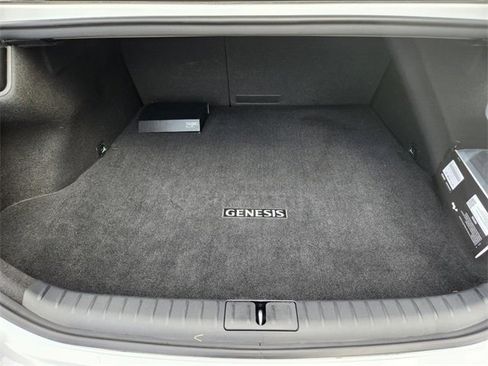 Used 2025 Genesis G70 2.5T image 26