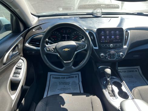 Used 2023 Chevrolet Malibu LT FWD image 2