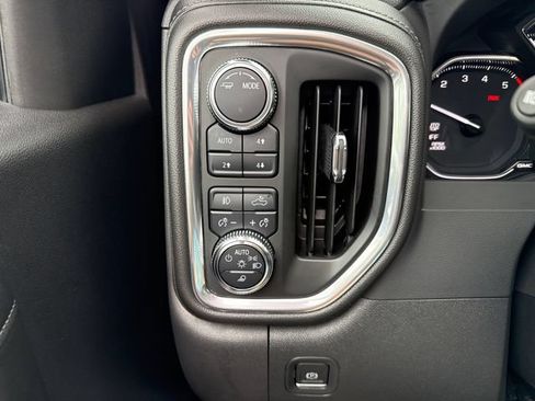 Used 2022 GMC Sierra 1500 SLT w/ SLT Premium Plus Package AWD/4WD image 20