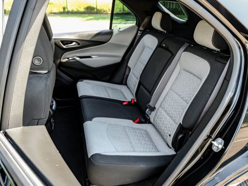 Used 2022 Chevrolet Equinox LS image 40