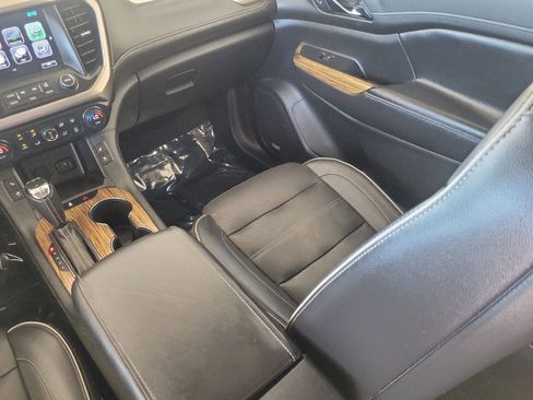 Certified 2019 GMC Acadia Denali w/ Technology Package AWD/4WD image 17