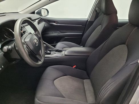 Used 2019 Toyota Camry LE image 17