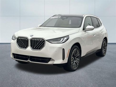 Certified 2025 BMW X3 xDrive30i w/ Premium Package image 9