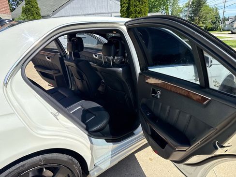 Used 2011 Mercedes-Benz E 350 4MATIC Sedan image 13