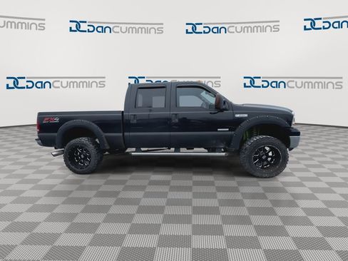 Used 2005 Ford F250 Lariat image 2