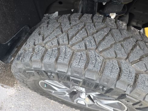 Used 2022 Chevrolet Silverado 1500 RST AWD/4WD image 6