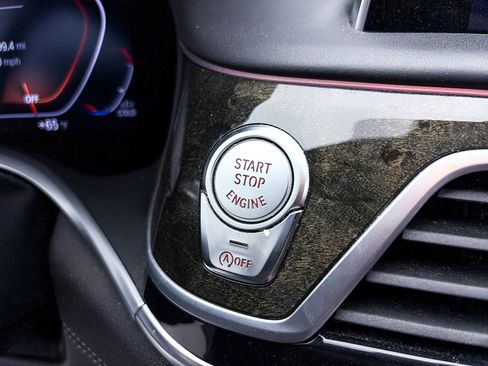 Used 2022 BMW 750i xDrive w/ Luxury Rear Seating Package image 28