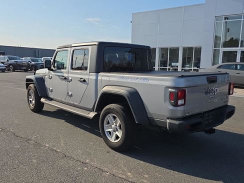 Used 2020 Jeep Gladiator Sport w/ Quick Order Package 24S image 9