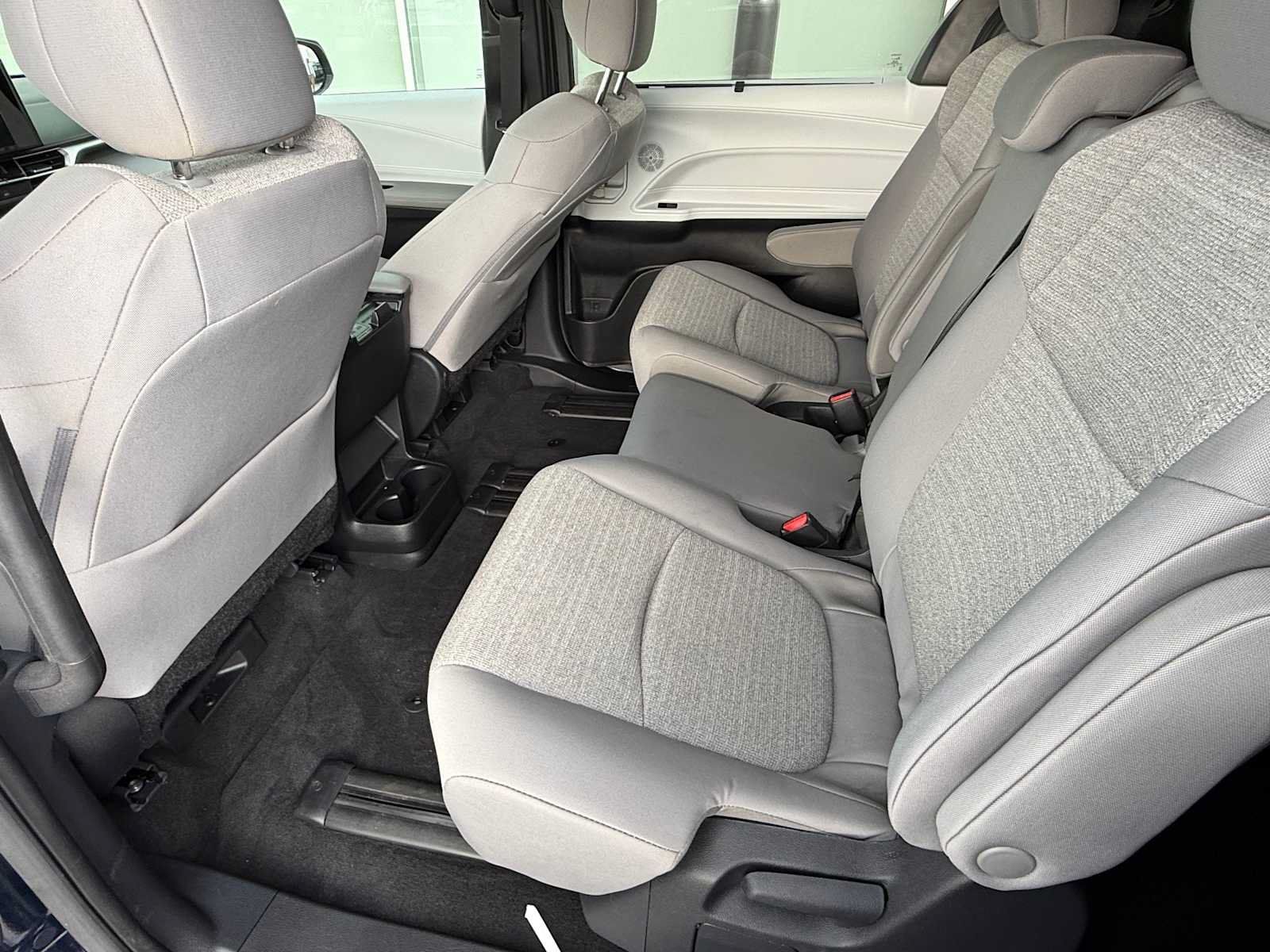 Certified 2026 Toyota Sienna LE AWD/4WD image 15