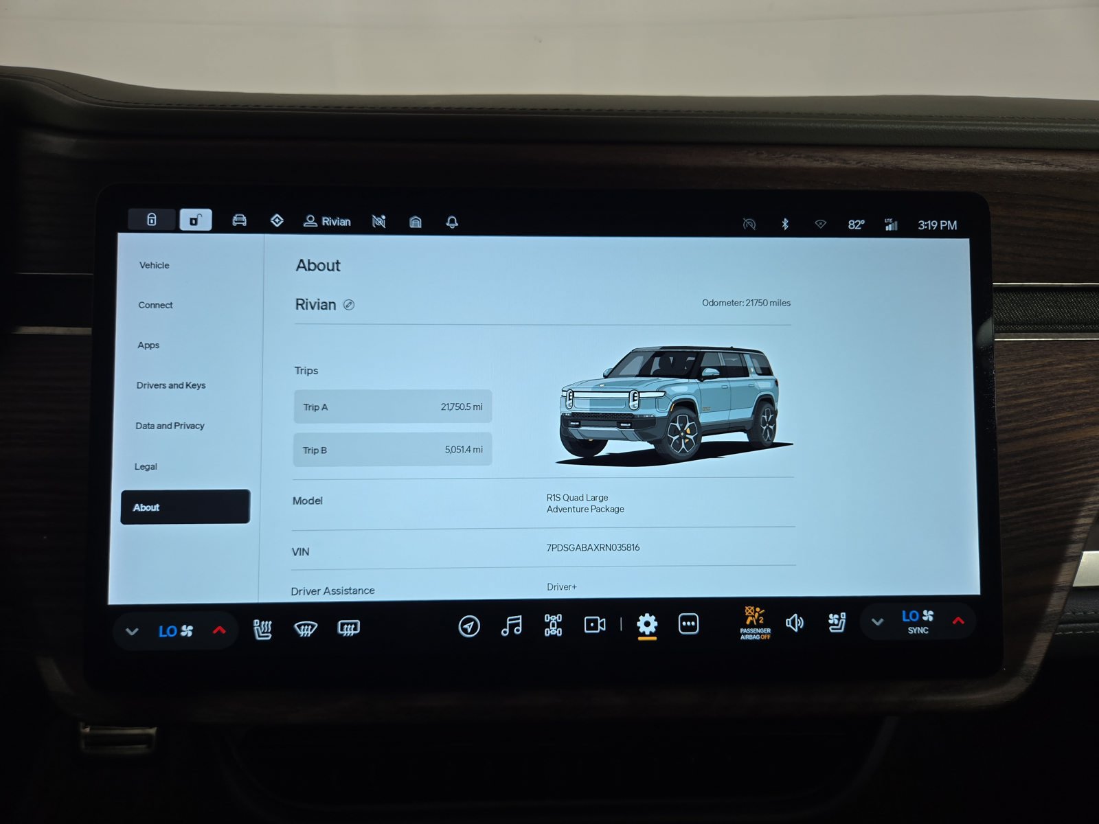 Used 2024 Rivian R1S Adventure Quad AWD/4WD image 29
