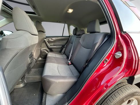 Certified 2025 Toyota RAV4 XLE w/ Convenience Package FWD image 29