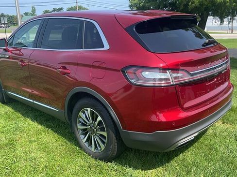 Used 2019 Lincoln Nautilus Select AWD/4WD image 6
