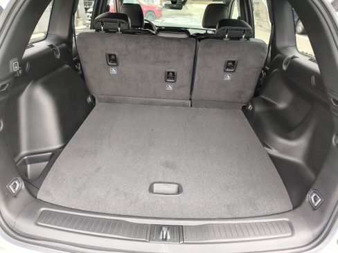 New 2026 Jeep Grand Cherokee Altitude image 11